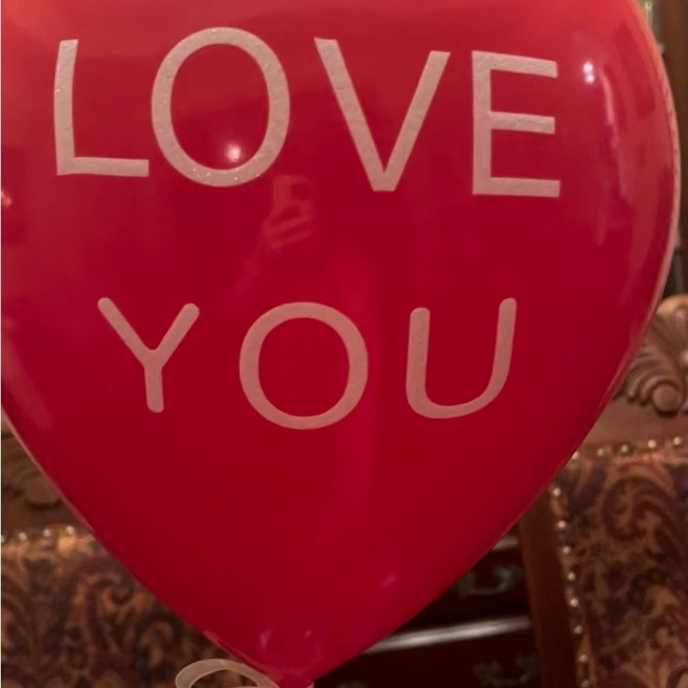 14” Red Kisses Ceramic Balloon - Picture 3 of 9